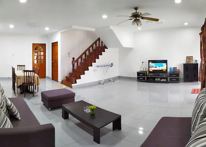 Victoria Homestay Sibu - Next To Shopping Complex & Large Car Park Area With Autogate