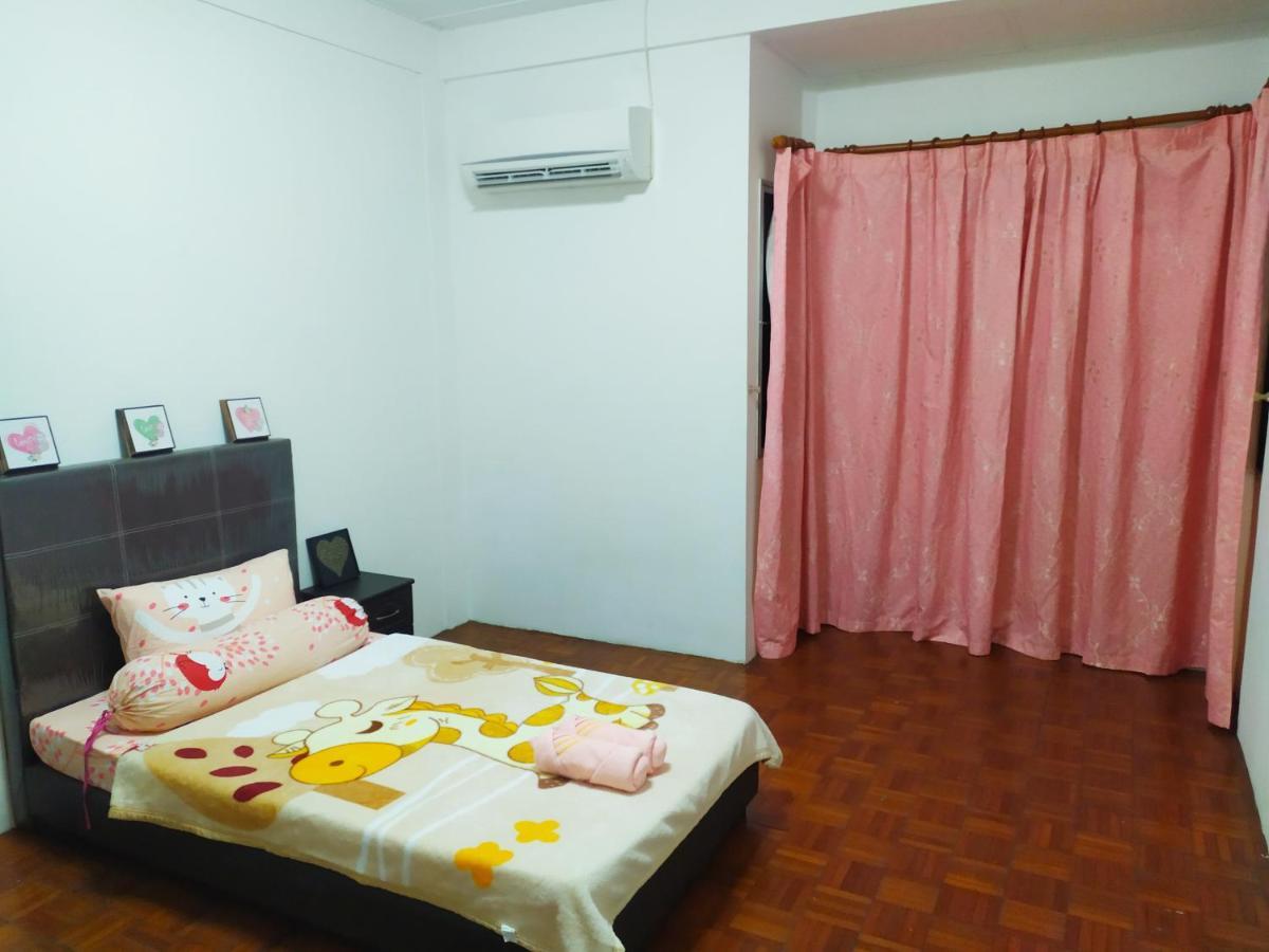 Holiday home Victoria - Next To Shopping Complex & Large Car Park Area With Autogate Sibu